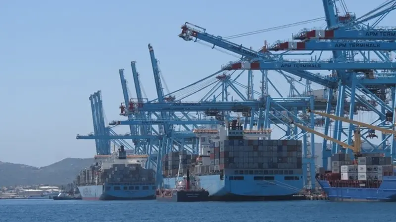Gruas Barco APM Terminal