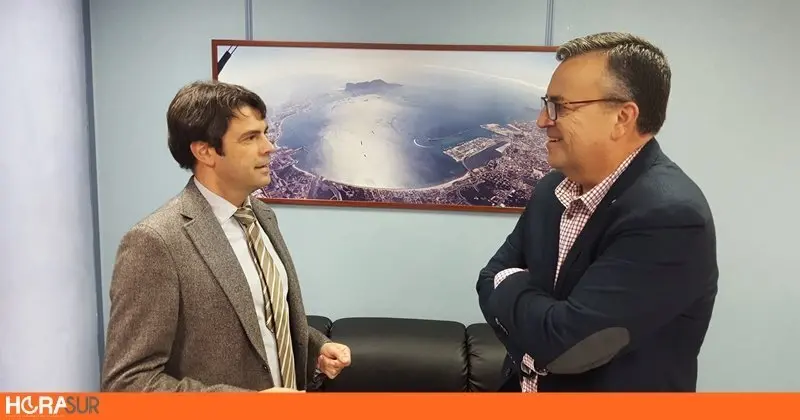 Foto con dtor gerente Campus Tecnol&oacute;gico Bah&iacute;a de Algeciras