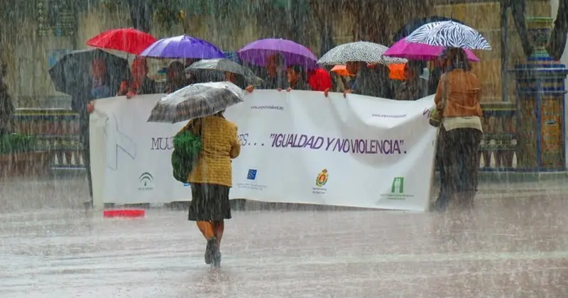Concentraci&oacute;n Victoria Kent Lluvia, Nov 2014 (1)
