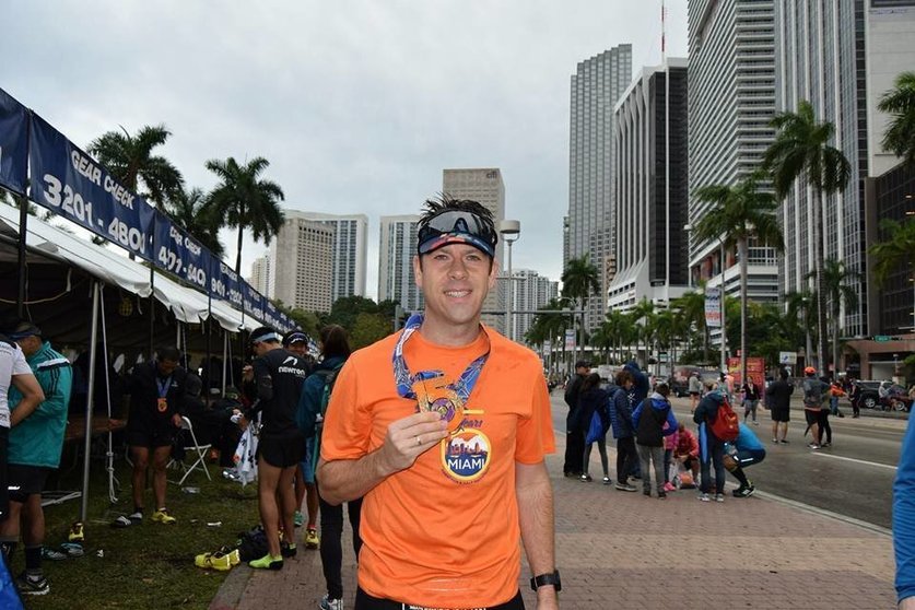 El algecireño Antonio Chicón tras acabar la Maratón de Miami. // Foto: R. S.