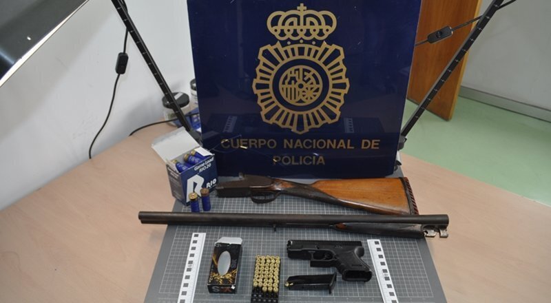 2017-03-13 Algeciras Amenazas y tenencia ilícita de armas
