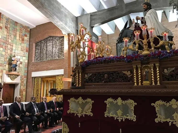 PRIMERA LEVANT&Aacute;