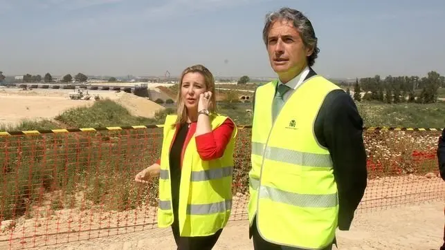 Gobierno-actuaciones-conectividad-Puerto-Algeciras_EDIIMA20170418_0516_19