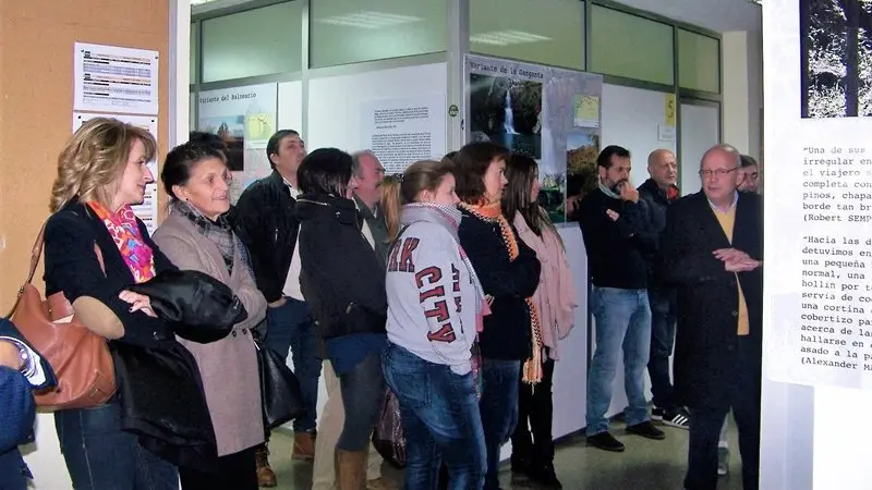 La delegada municipal, durante la apertura de la exposici&oacute;n