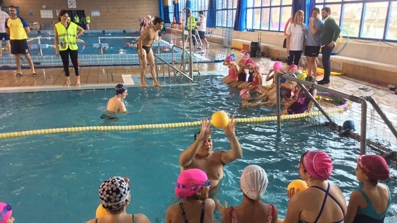 Imagen de la actividad que se ha desarrollado esta ma&ntilde;ana en la piscina climatizada