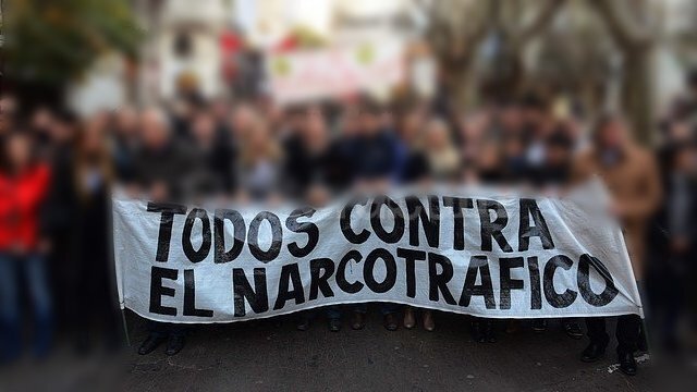 Pancarta contra el narcotráfico