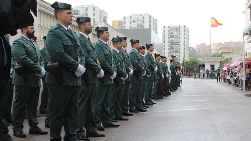 Un acto militar de la Guardia Civil durantes la festividad del Pilar