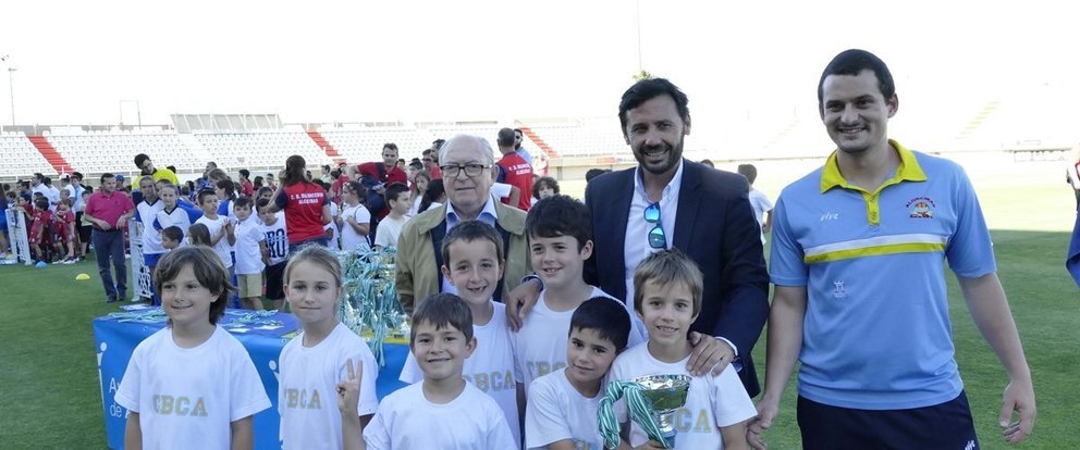 Rodríguez Ros y De Salas durante la ceremonia de clausura de los juegos municipales 2018