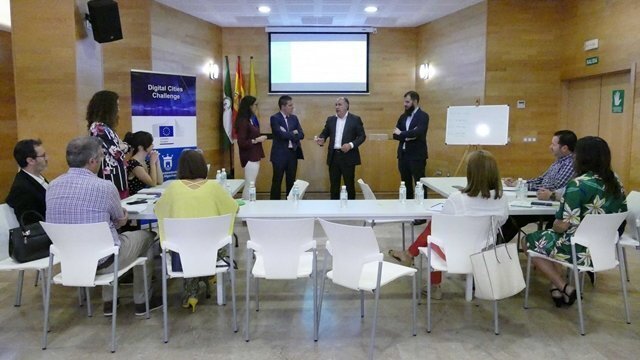 Landaluce durante la reunión de trabajo del proyecto europeo “Algeciras Digital Cities Challenge”