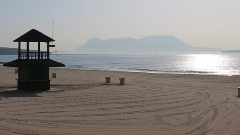 Una vista de la playa de Getares