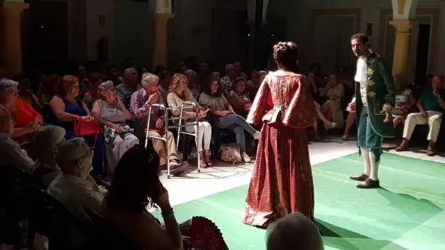 Un instante de la representaci&oacute;n teatral