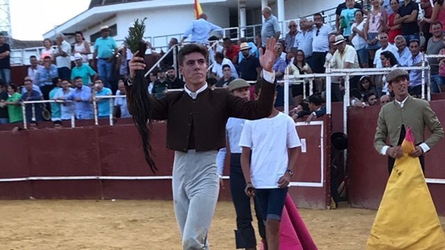 Francisco Fernández tras el triunfo del pasado sábado en Setenil de las Bodegas