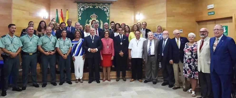 Foto de familia de los galardonados con las Medallas de La Palma