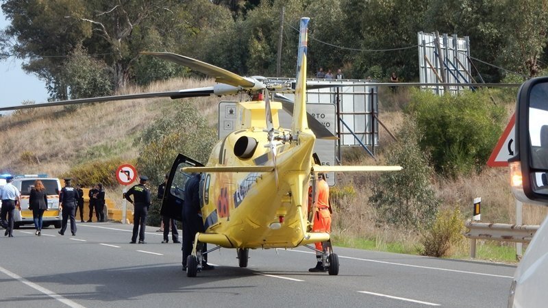 Helicoptero del 061 en un accidente en Algeciras
