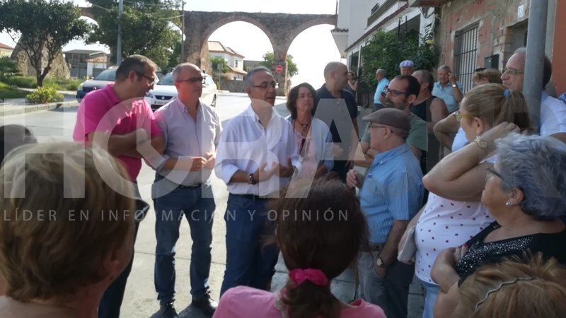 El PSOE visita la barriada del Cobre1