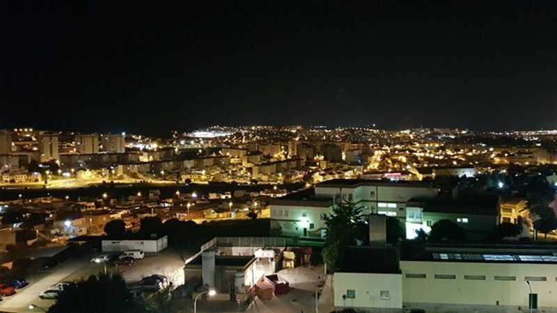 Vista nocturna del distrito sur de Algeciras