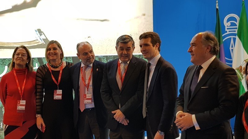 Pablo Casado junto al presidente de Mancomunidad y el alcalde de Algeciras