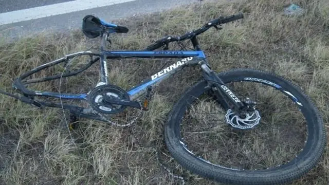 Imagen de archivo de una bicicleta accidentada