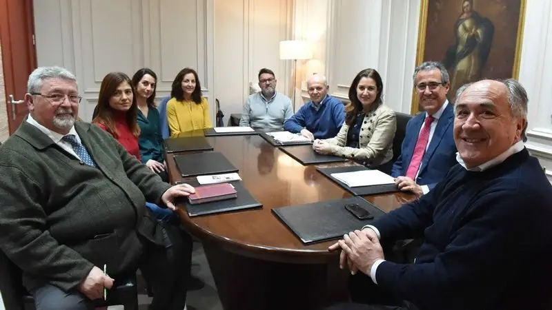 Un instante de la reuni&oacute;n con Autismo C&aacute;diz