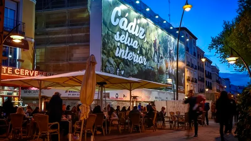 Lona publicitaria en el centro de Madrid