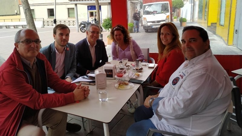 Reunion entre el PSOE local y Apymeal