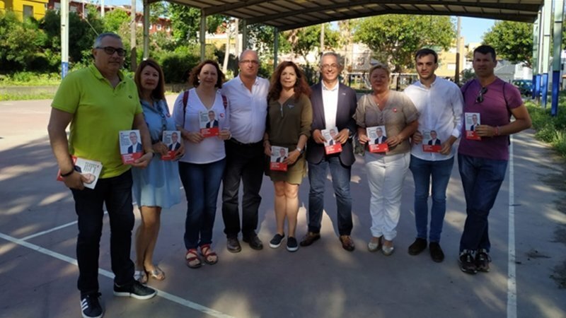 Miembros de la candidatura del PSOE en el pabellón inacabado de Los Pastores