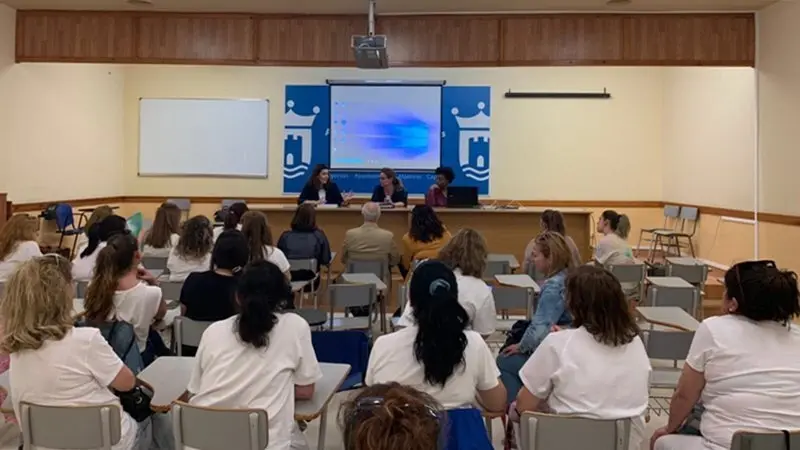 La reuni&oacute;n se ha celebrado en la sala polivalente del pabell&oacute;n