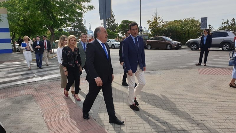 Juanma Moreno acompaña a Landaluce en el cierre de campaña del PP
