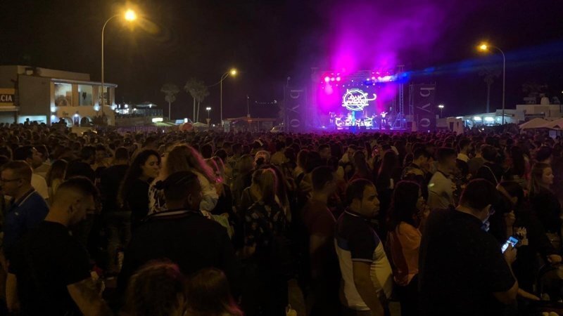 Miles de personas han asistido al Outlet Surfero celebrado en Getares