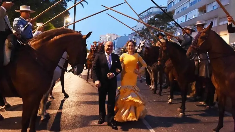 La reina, Pilar Gavira, junto a Landaluce