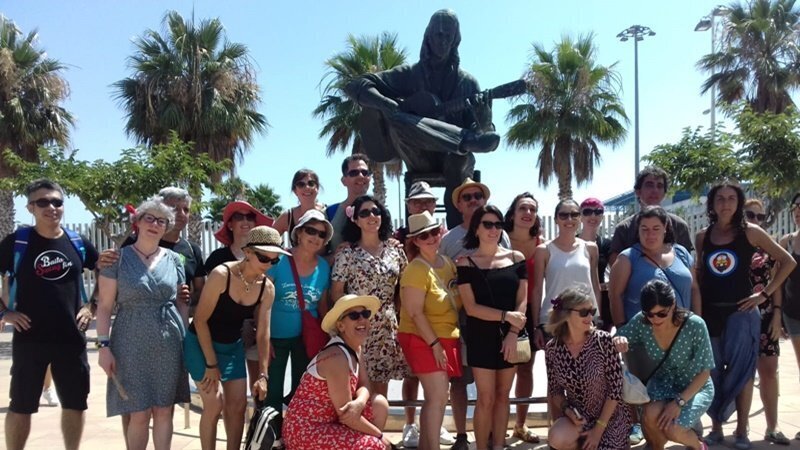 Los participantes en el IIIº Encuentro de Swing del Estrecho realizan la ruta “Paco de Lucía” de la mano del Ayuntamiento