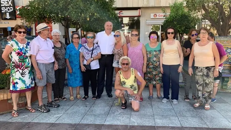 El alcalde con los participantes de este programa de Vida Saludable