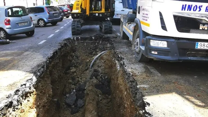 Obras en la tuber&iacute;a de la calle Mar&iacute;a Auxiliadora