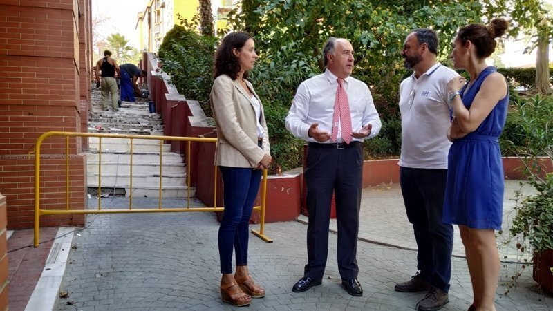 El alcalde visita las obras en Virgen de la Palma