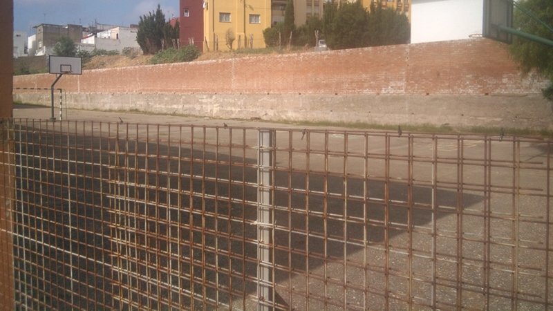 Patio cerrado en el CEIP Campo de Gibraltar