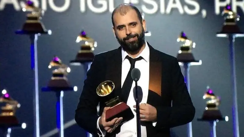 Morante con el Grammy Latino en sus manos