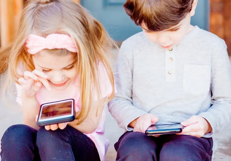 &iquest;C&oacute;mo evitar que tus hijos sean adictos al m&oacute;vil?