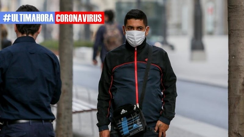 Un hombre lleva mascarilla para protegerse del coronavirus en una calle de Madrid, a 11 de marzo de 2020.

11 MARZO 2020

11/3/2020
