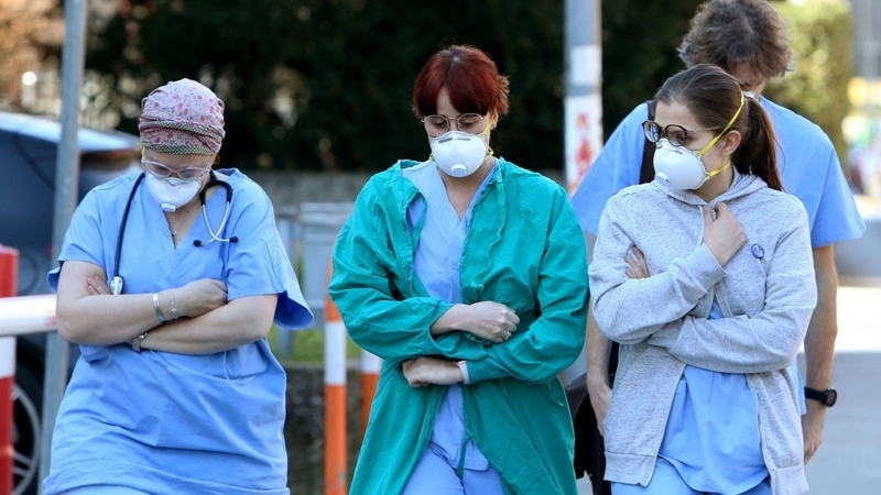 Medicos y enfermeros