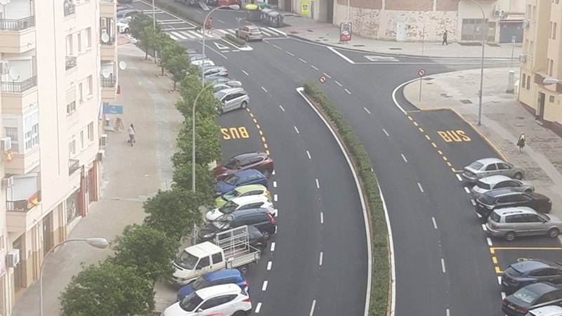 Asfaltado en la avenida de Espa&ntilde;a