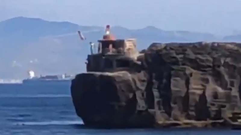 Salto desde la isla de Las Palomas