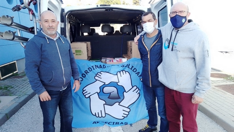 Reparto de material de Coordinadora Solidaria