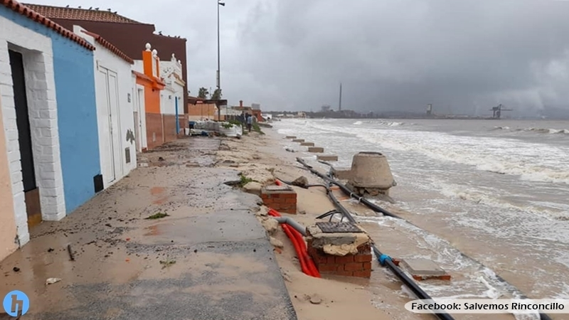Estado de la playa del Rinconcillo a principios de 2021