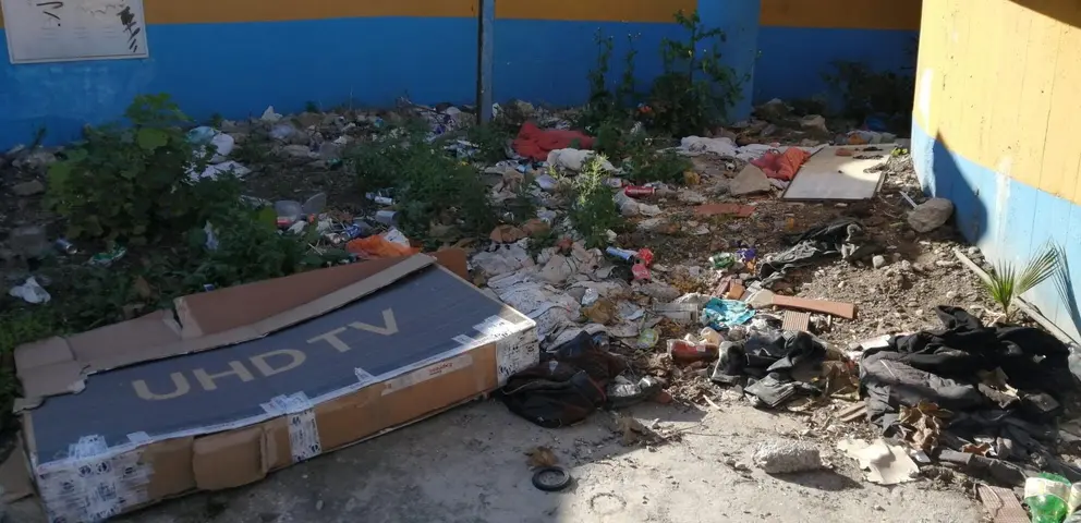 Basura en el Puente del Caracol