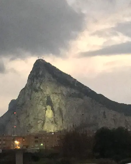 Foto de Gibraltar afectado por la contaminaci&oacute;n lum&iacute;nica