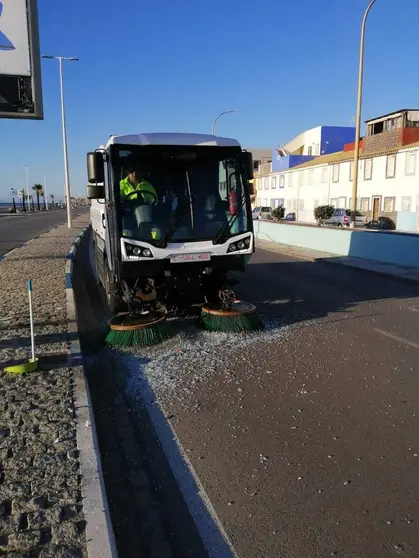 DISPOSITIVO ESPECIAL DE LIMPIEZA LEVANTE
