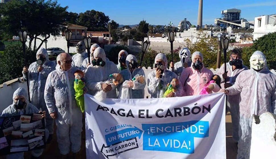 Ecologistas protestando en Los Barrios en una imagen de archivo - VERDEMAR-ECOLOGISTAS EN ACCIÓN