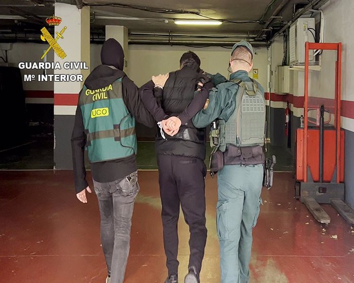 Detenido en Barcelona el principal suministrador de droga, para los clanes del Campo de Gibraltar - GUARDIA CIVIL