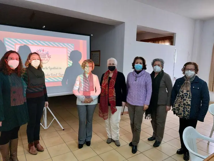 Visita a la asociaci&oacute;n &Aacute;gora