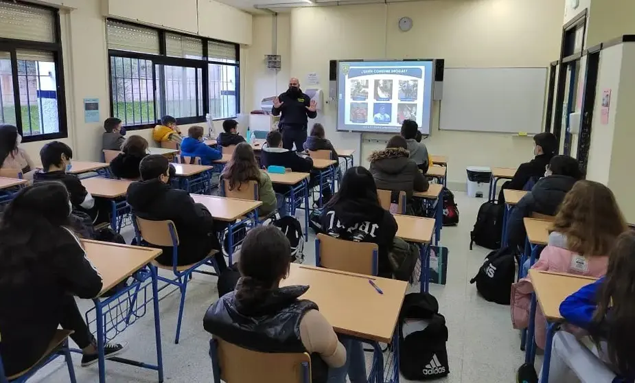 Charla del GOAP sobre las drogas